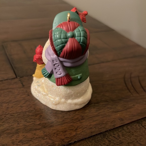2000 Vintage Snow Buddies Hallmark Ornament - Picture 3 of 6